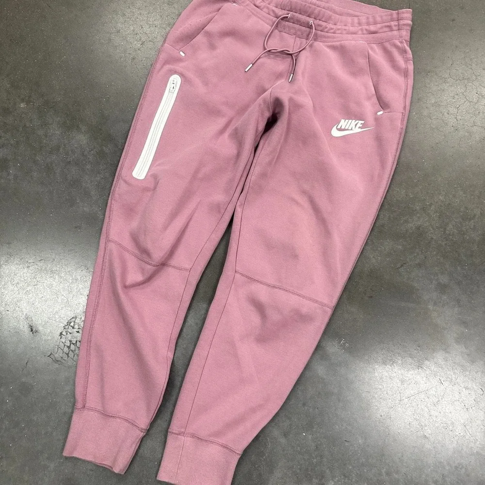 Nike Tech Pink Fleece Joggers w leg zip Size Small